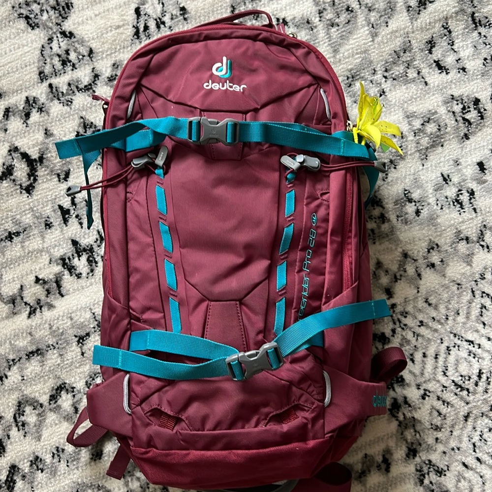 Deuter Freerider Pro 28 SL women’s ski snowboard pack